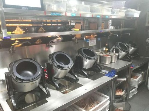 机器人炒菜、自动收盘设备…珠海首家“智慧食堂”亮相高新区