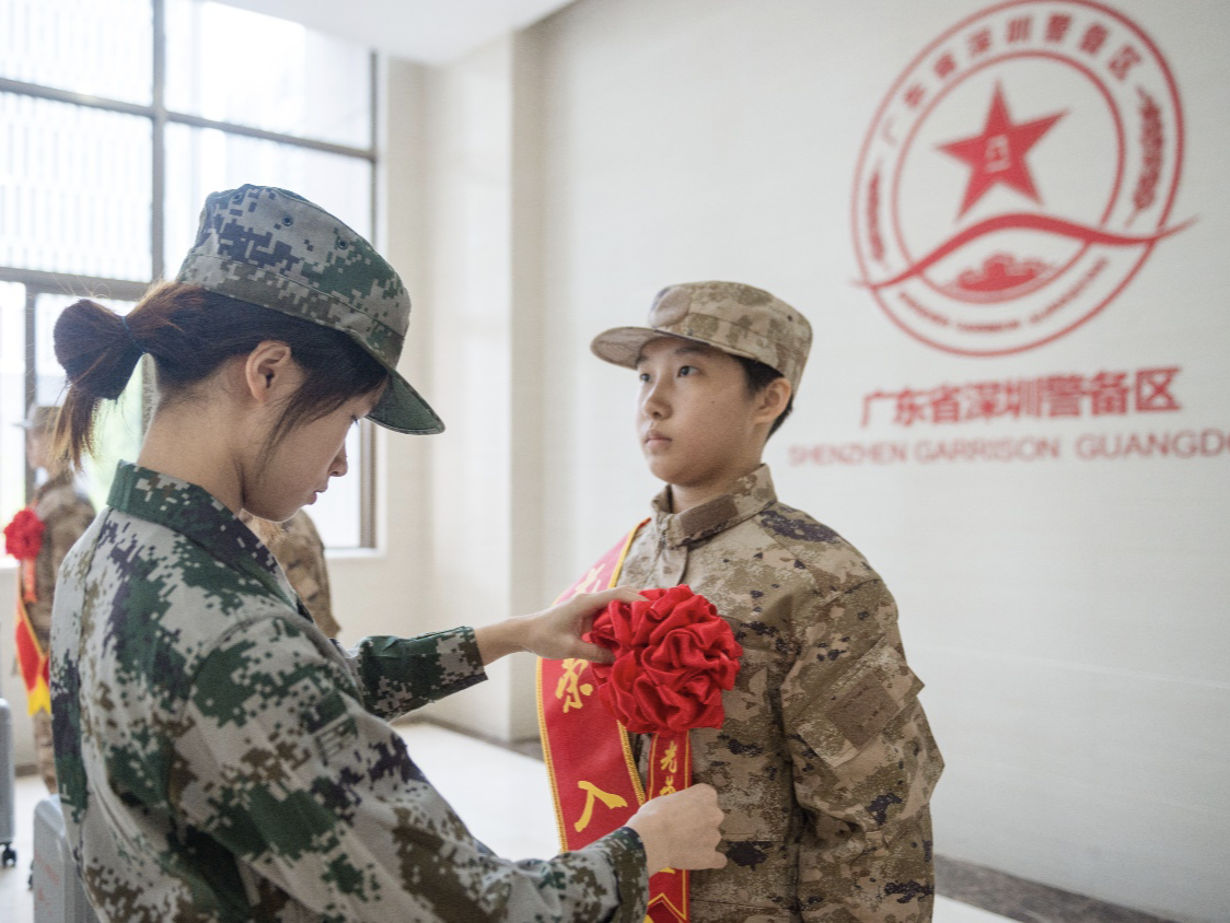 深圳市2022年上半年女兵正式起运