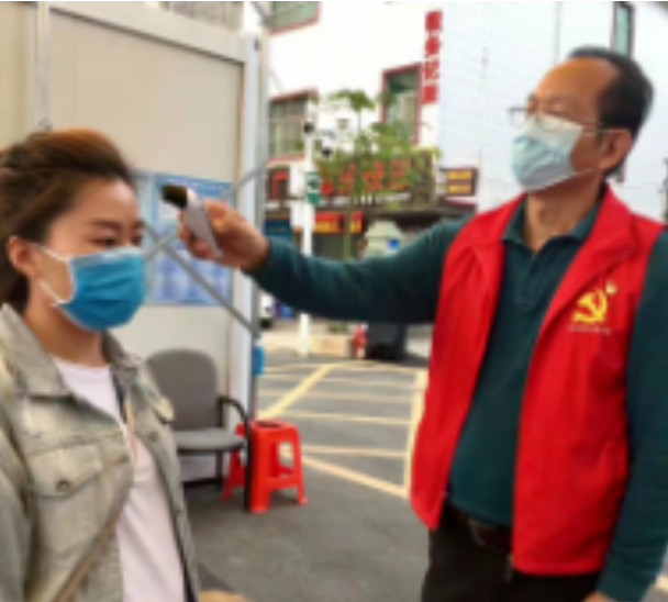 “捐”出房子，加入抗疫一线，他是坪山老党员 