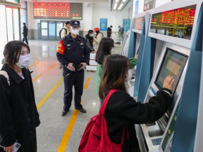 冯帆代表：建议推行火车票电子化报销，纸质票不作为唯一凭证