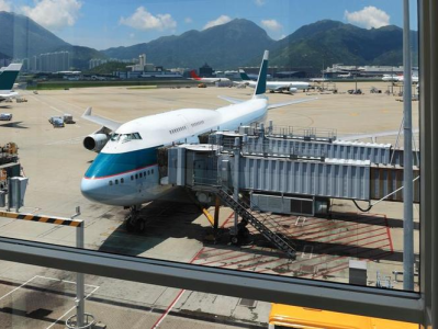 代表委员 建言献策 | 百余政协委员集体提交提案 呼吁香港国际机场实施“一地两检”