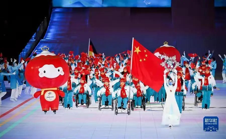 中国队出场，全场沸腾！ 