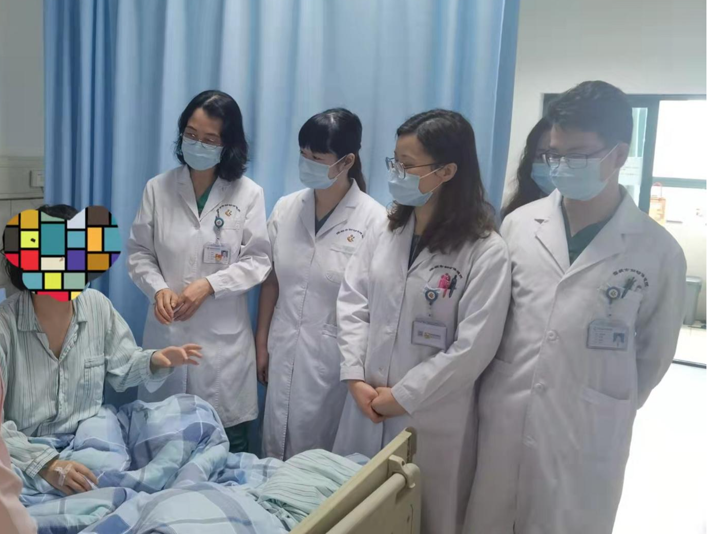 疫情中，深圳医生拦住患者不让回家，只为……