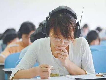 高考英语听说考试如期在深圳举行，深圳社会考生将根据疫情发展择时缓考