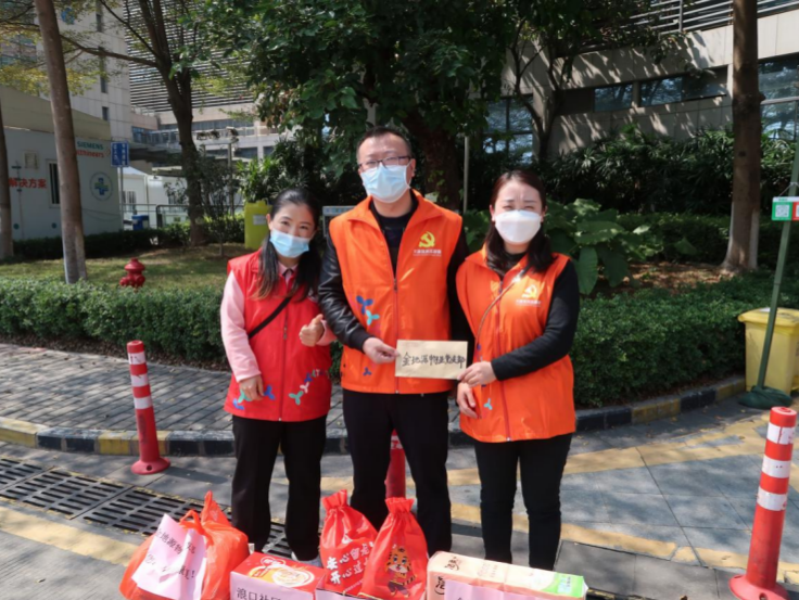 浪口社区党群社工助孤帮困暖人心