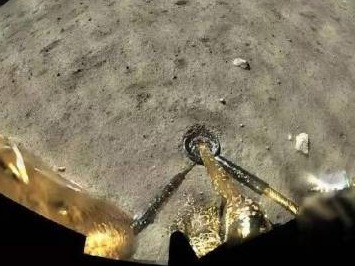 科学家在嫦娥五号月壤中发现铁橄榄石分解成因单质金属铁