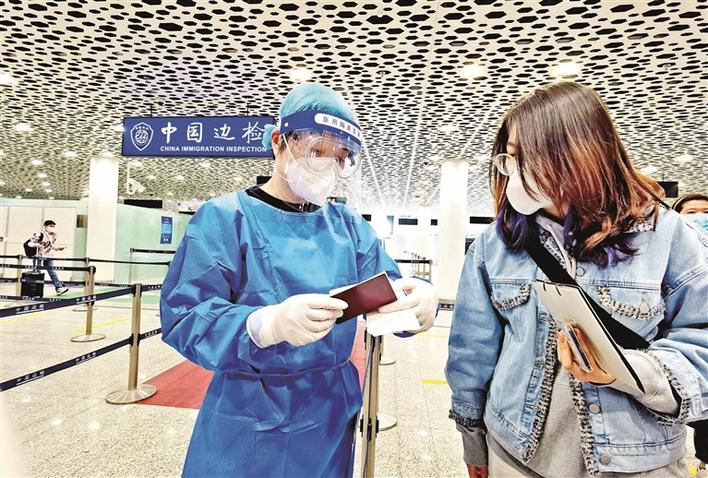 深圳机场边检站民警麦小雨获评“全国公安机关成绩突出女民警”称号