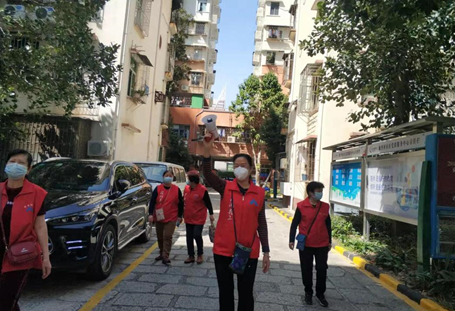居民齐动员，桂园街道鹿丹村社区党员志愿者参与社区疫情防控宣传  