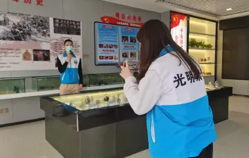 光明街道法治教育基地“禁毒大讲堂”开讲，全民学习禁毒知识，争做拒毒先锋