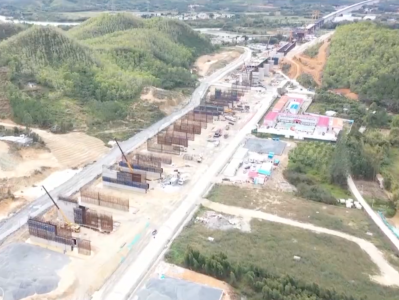 广汕高铁深汕站特大桥施工进入关键期 预计12月全线通轨