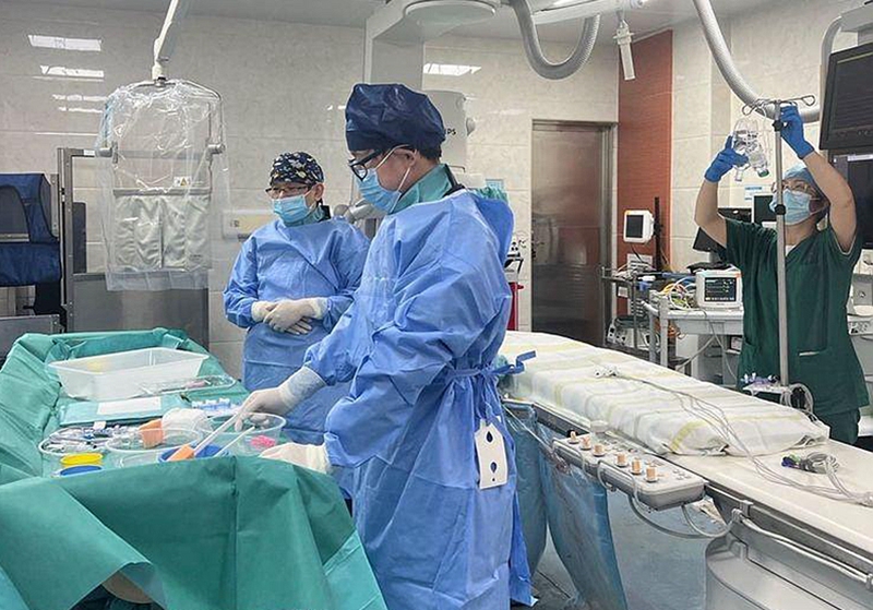 龙岗中心医院胸痛中心成功救治一例转院心肺复苏后急性心梗患者