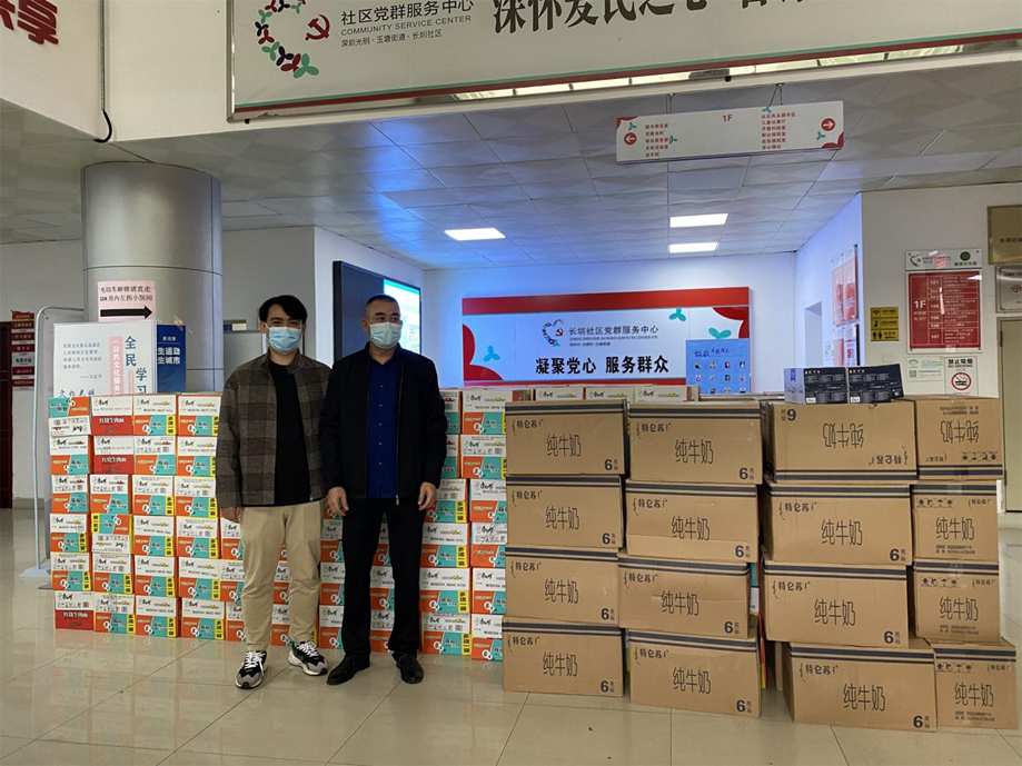 长圳民间“慈善家”曾淦芬向社区捐献抗疫物资 已力行善举13年