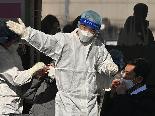 韩国单日新增新冠确诊病例超21万例，新增死亡病例139例