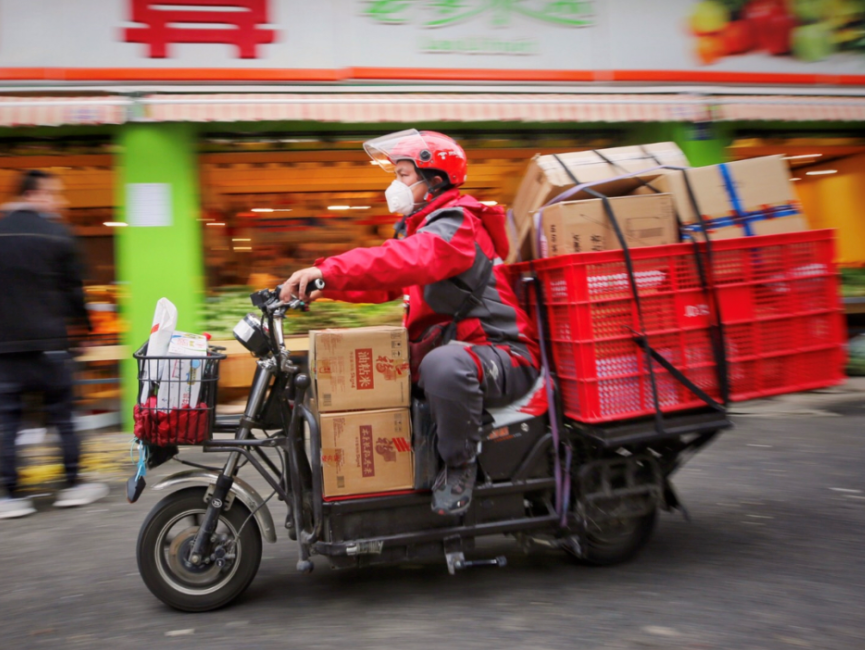 深圳：全力打通保供运输堵点，让物资更快抵达家门口