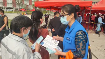 新湖街道开展疫情防控普法宣传活动