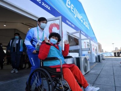 坐轮椅感受“中国温度”，亲身体验北京冬残奥无障碍服务
