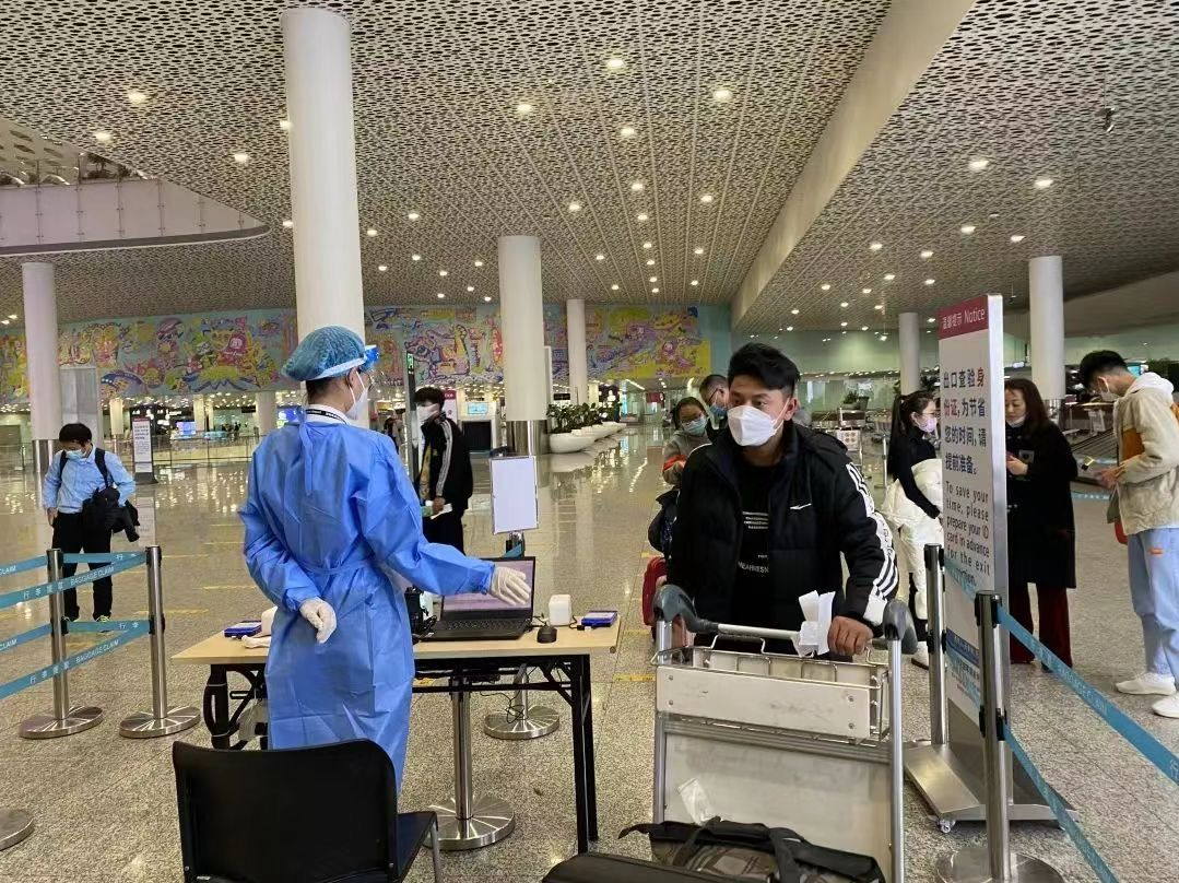坚守空港门户！深圳机场近1600名党员干部战在“疫”线