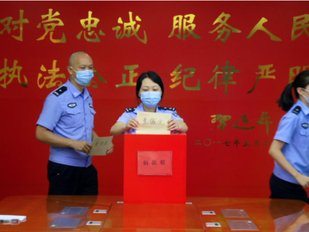 深圳湾边检执勤二队和10名学子建立长期助学关系