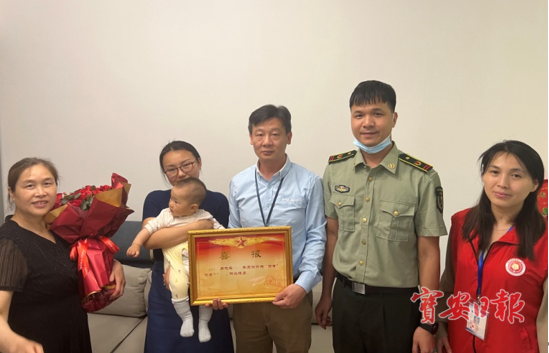 喜报上门，尊崇入户！深圳市为立功受奖军人家属送上喜报
