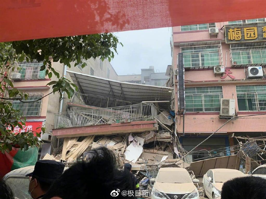 湖南长沙居民自建房倒塌事故，已救出5名被困人员