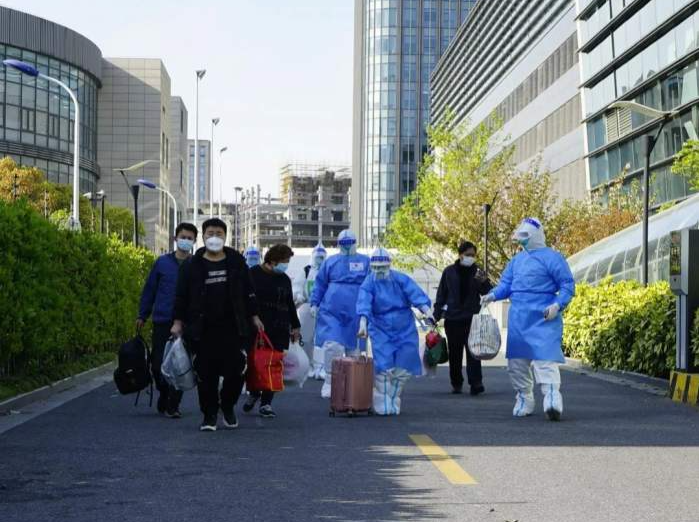 上海：已有1.1万余人出院和解除医学观察，不得阻拦回家