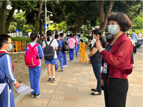 叮咚，“神兽”归笼，投递成功！罗湖的小学生和初一初二学生也返校了