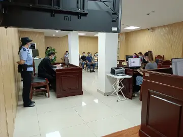 法治教育“零距离”：光明街道组织开展  旁听庭审活动