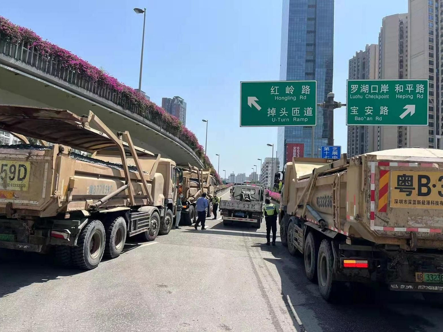 最细保障、最暖护送、最严管控，清明期间罗湖交警全警上岗守护群众平安出行