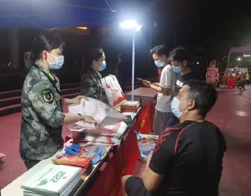马田街道走进社区开展征兵宣传