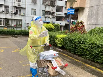 我的抗疫志愿者日记 | 柴华：“因为有你给我力量”