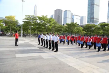 莲花街道举办疫情防控应急体系建设动员大会暨飞虎队成立授旗仪式  