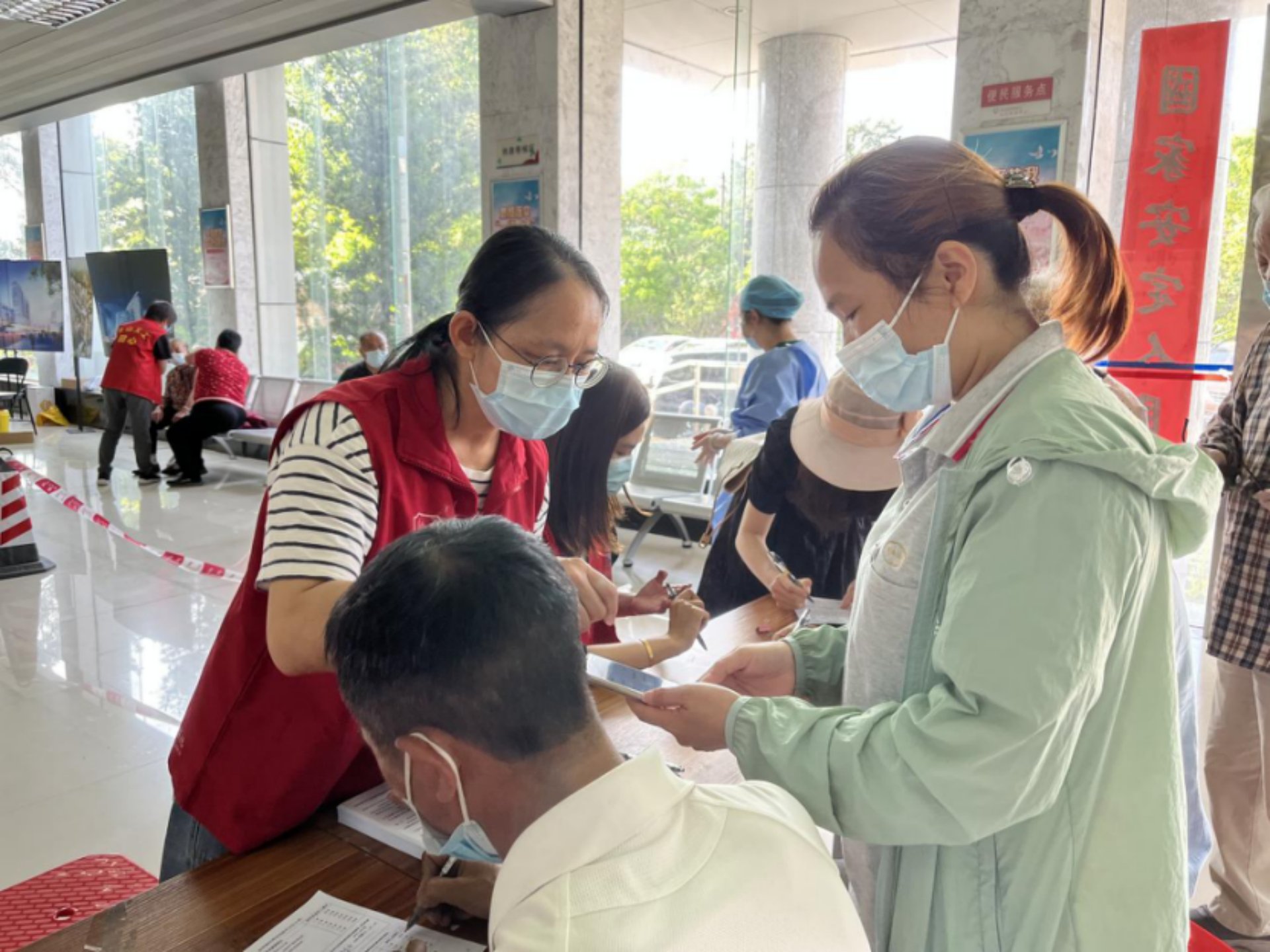 文明石井 | 石井街道田心社区开展新冠疫苗接种志愿服务