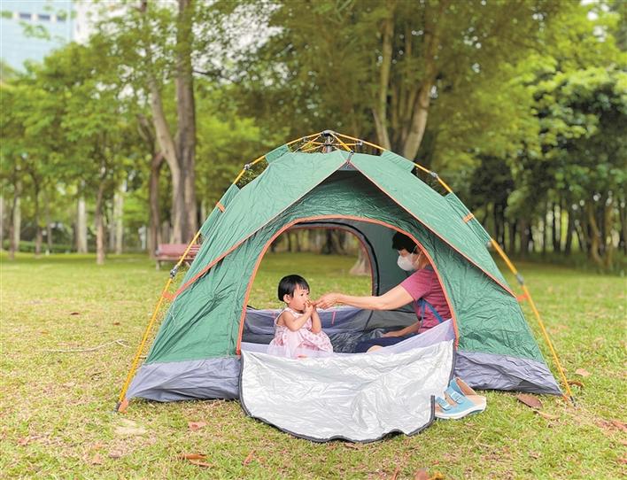 深圳22个公园划定帐篷区  