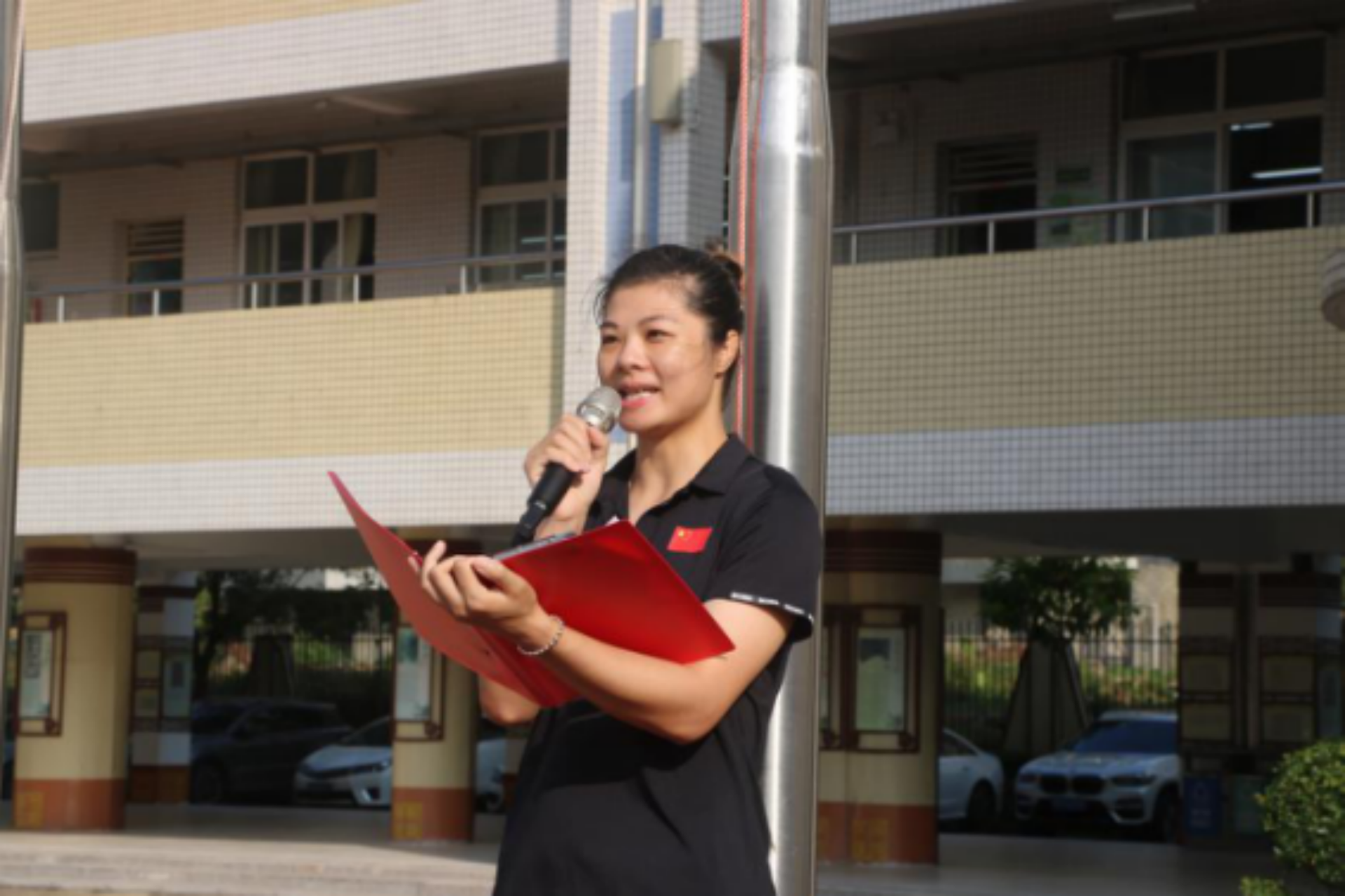 传递拼搏精神 世界冠军向坪地学子分享追梦经历