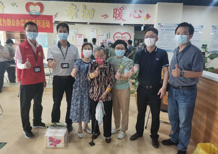 111岁老人接种第一针疫苗 为目前深圳市最高龄接种疫苗居民