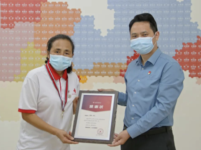 坚持无偿献血25年！她成为深圳首位400次献血者