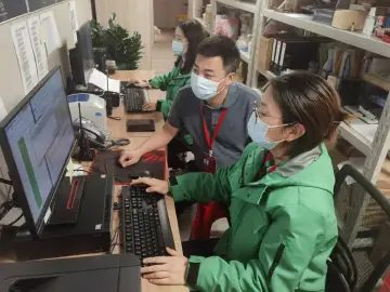 我的抗疫志愿者日记 | 郑晓澄：“深圳很温情，亲情很温暖，再苦再累也值得！”