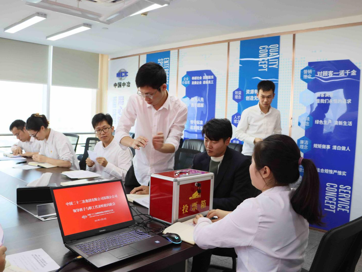 中国二十二冶深圳公司工会——做好职工“主心骨” 当好职工“娘家人”，把工会的服务延伸到最基层