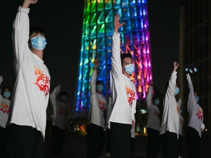粤港澳青年街舞“快闪”赞颂守护国家的“无名英雄”