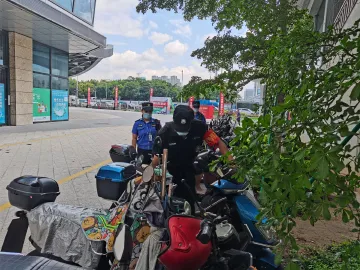 文明你我！凤凰街道开展地铁站及周边道路专项治理