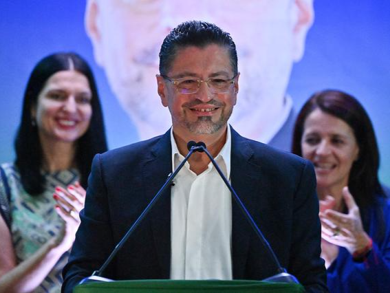 哥斯达黎加经济学家查韦斯赢得总统选举
