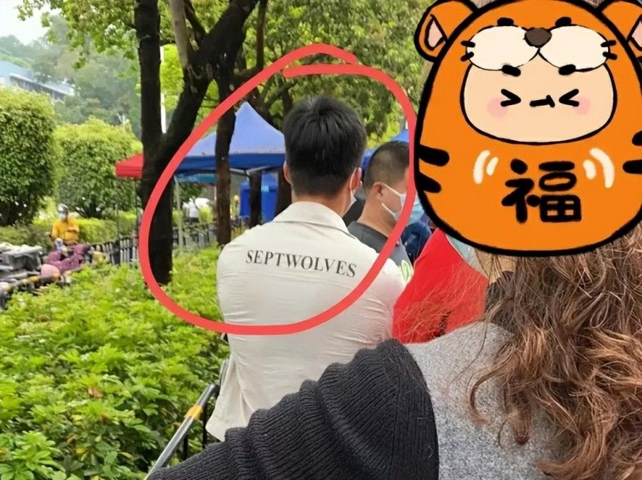 着实低调！苏炳添广州街头排队做核酸 街坊“激动坏了”