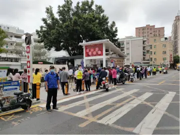 玉塘街道综合行政执法办开展校园周边市容环境整治行动