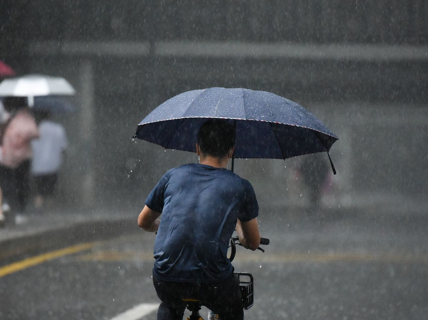 深圳全市防汛应急响应降为Ⅲ级，周末仍有明显降雨