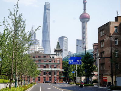 6月1日零时起，上海有序恢复住宅小区出入、公共交通运营和机动车通行 