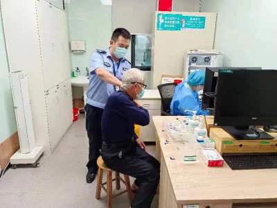深圳龙华区民治街道有力有序推进60岁以上老人第二轮疫苗接种工作  ​