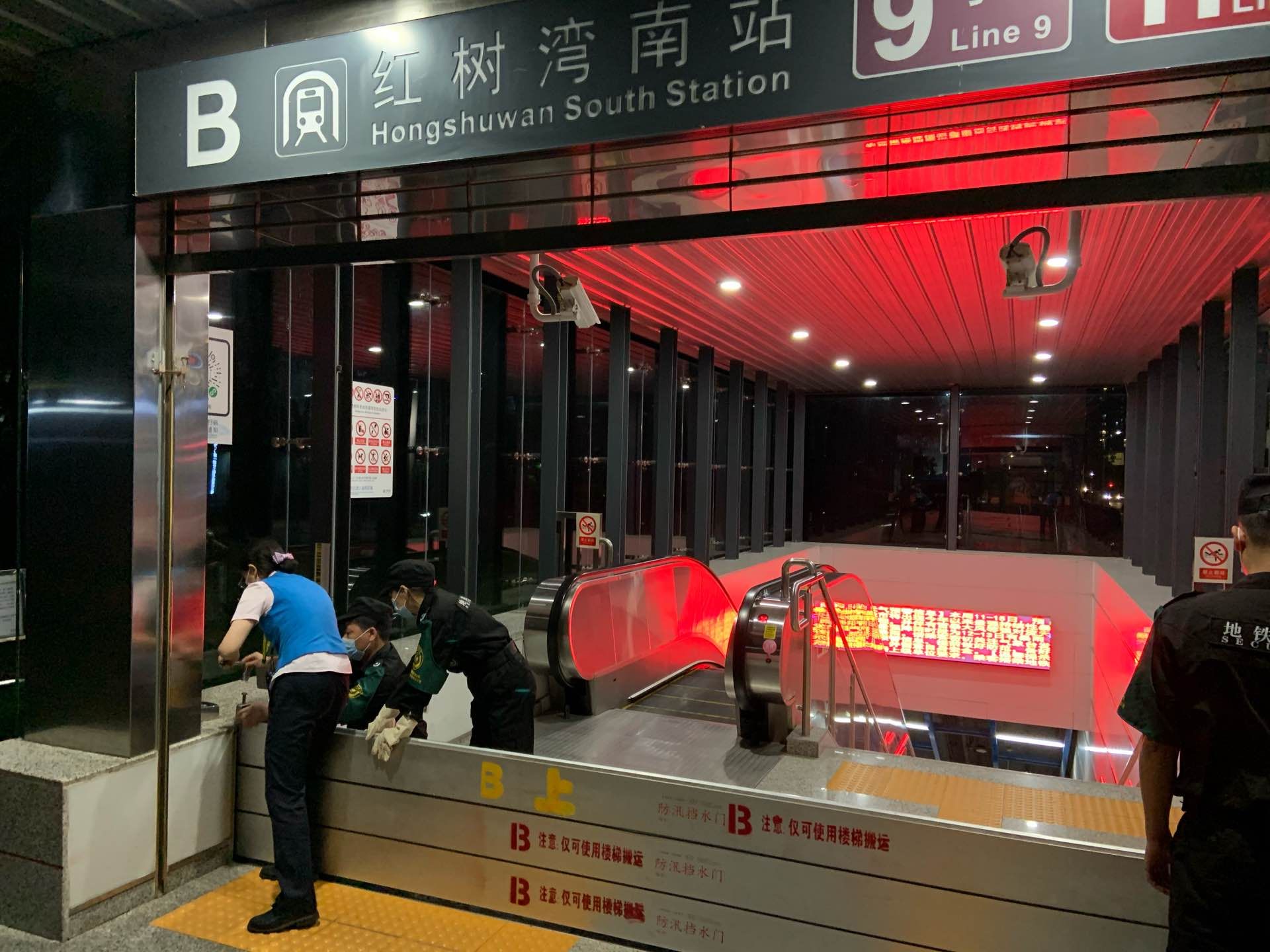 配置防汛物资约22万余件！深圳地铁守护市民出行  ​