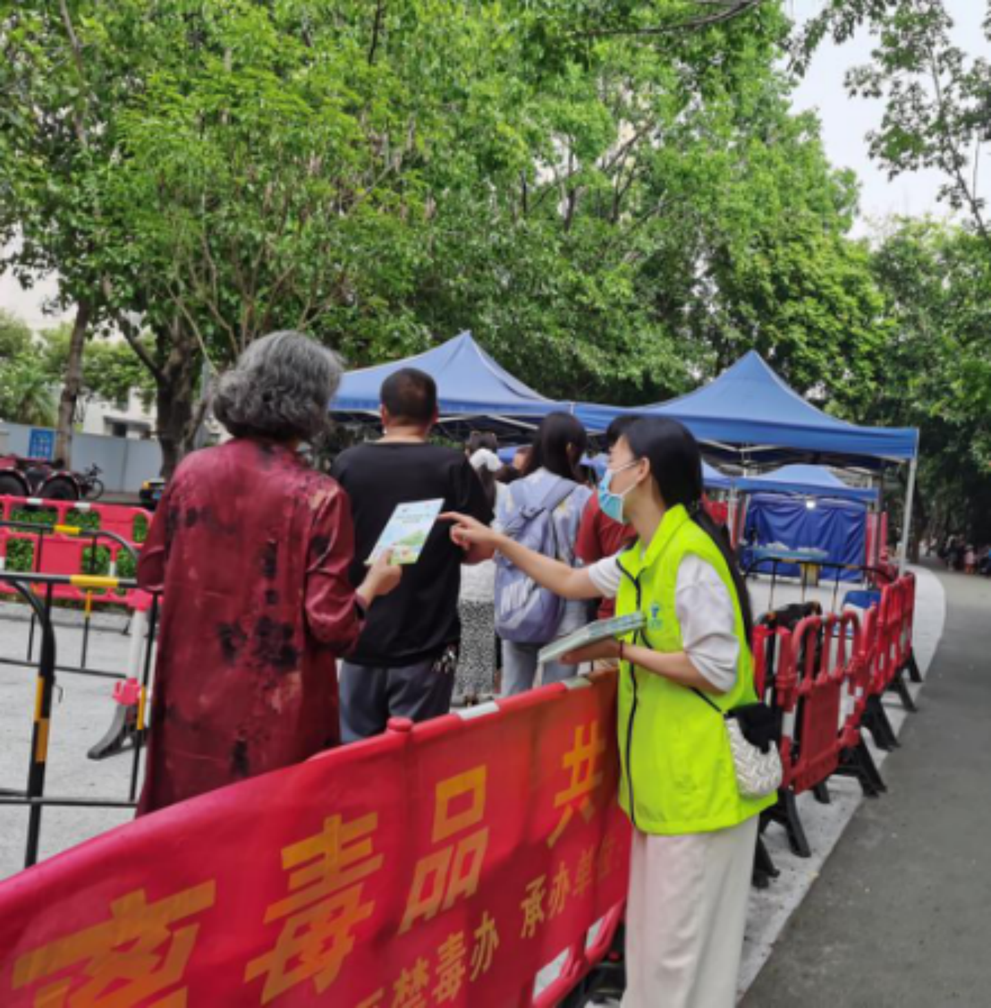 打好禁毒“加强针”，增强拒毒“免疫力”，福保街道开展禁毒预防教育宣传活动