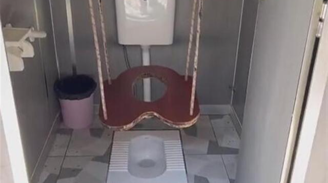 重庆网红“秋千厕所”已连夜拆除，设计师回应
