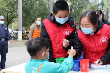 凤凰街道多措并举推进垃圾分类助推文明城市创建